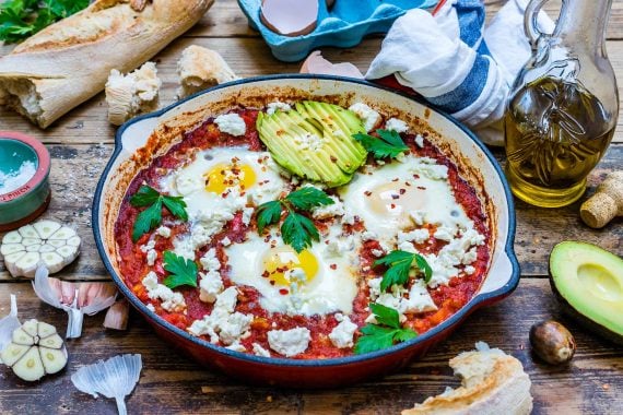 Easy Shakshuka Recipe aka Eggs In Tomato Sauce-2