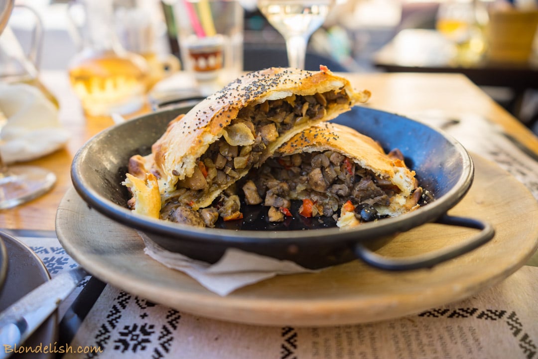 Mushroom pie, romanian food