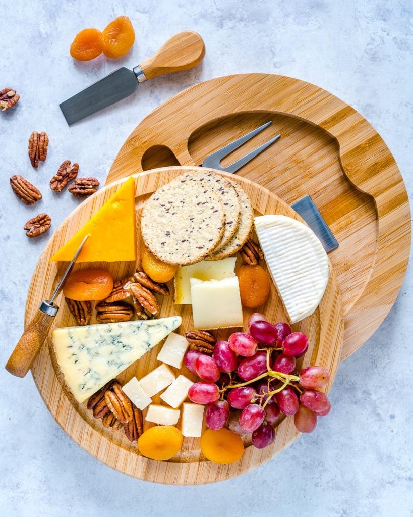How To Make The Ultimate Holiday Cheese Board