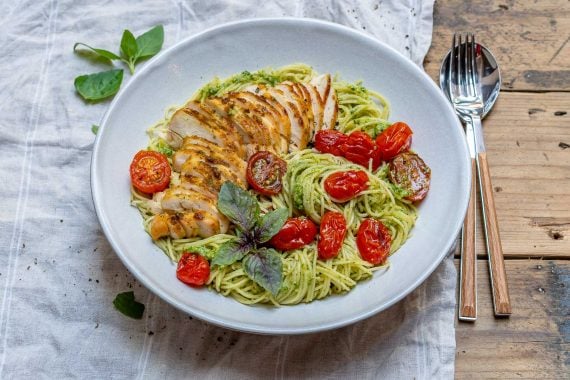 Healthy & Easy Chicken Pesto Pasta With Tomatoes Recipe-7