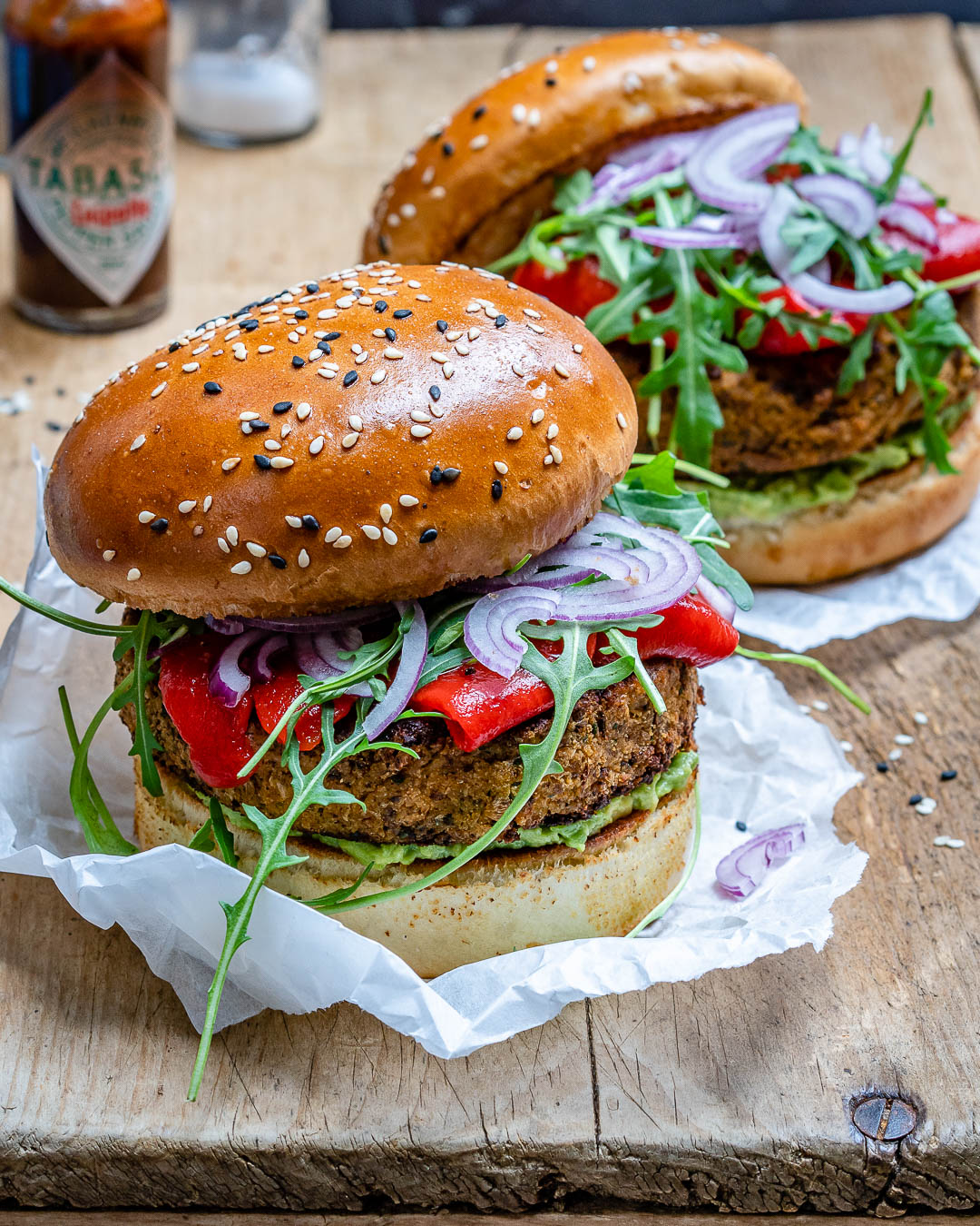 Burger Vegan Cu Conopida Si Avocado Reteta Video Blondelish