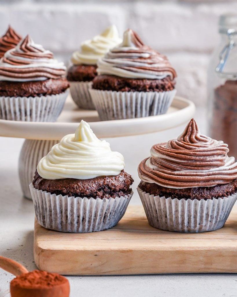 Keto Chocolate Cupcakes With Cream Cheese Frosting